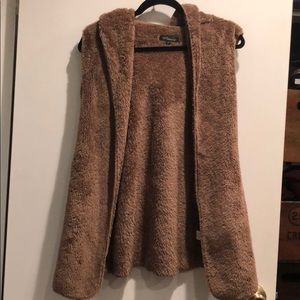 Teddy vest with pockets and hood